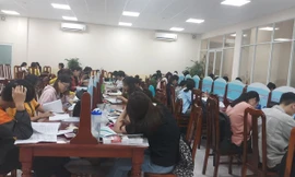Phòng tự học tập trung đông sinh viên vào mùa thi. Ảnh: Ngọc Thịnh.
