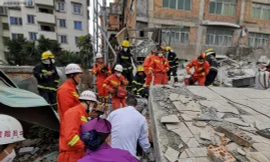 14 người đã được giải cứu, rất nhiều người vẫn còn mắc kẹt. Ảnh: Twitter