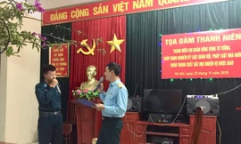 Tọa đàm diễn ra sôi nổi với nhiều câu hỏi được đặt ra.