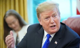 Tổng thống Mỹ Donald Trump phát biểu trong cuộc gặp với Phó thủ tướng Trung Quốc Lưu Hạc tại Phòng Bầu dục của Nhà Trắng, Washington, Mỹ. Ảnh: AFP/Getty.