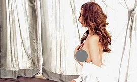 Lâm Chí Khanh khoe vòng một 'nhức mắt' và chân dài miên man