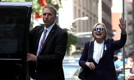 Bà Hillary Clinton liên tục "mất điểm" trong thời điểm cuộc chạy đua vào Nhà Trắng vào giai đoạn nước rút. Ảnh: AP