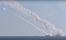 [VIDEO] Hải quân Nga thị uy sức mạnh với tên lửa hành trình Kalibr