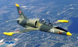 Cận cảnh sức mạnh máy bay huấn luyện L-39