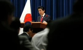 Nhật Bản muốn cùng Mỹ, Nga, Trung Quốc hợp tác đối phó Triều Tiên. Ảnh: AP