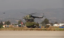 Không quân Nga hoạt động ở căn cứ không quân Hmeymim. Ảnh: AFP 