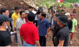 Hậu trường chuẩn bị cho đại cảnh sập mỏ đá kinh hoàng trong "Sinh tử"