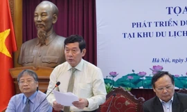 Thứ trưởng Huỳnh Vĩnh Ái chính thức xin lỗi và nhận trách nhiệm vụ văn bản gửi Hiệp hội Du lịch TP. Đà Nẵng. Ảnh: Nguyên Khánh