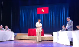 Nghệ sĩ Tiến Hợi thêm một lần thể hiện vai Bác Hồ trên sân khấu