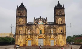 Viện Bảo tồn di tích khảo sát và đề xuất hai phương án trùng tu nhà thờ Bùi Chu. Ảnh: Minh Đức