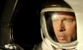 Brad Pitt trong vai phi hành gia