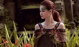 Vườn hoa Con Cóc trở thành sàn diễn của Tuần lễ Thời trang Xuân Hè 2020. Ảnh: Việt Anh