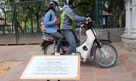 Văn Miếu chính thức được trông xe trở lại