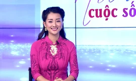 MC Quỳnh Chi trong bộ áo dài trị giá 20 nghìn USD