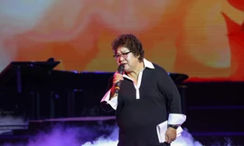 NSƯT Minh Vượng trình diễn trong đêm thơ nhạc của Hồng Thanh Quang