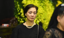 NSND Lê Khanh đến đưa tiễn NSND Anh Tú