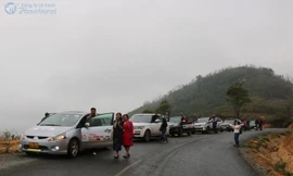 Đoàn khảo sát tua caravan Việt Nam-Lào