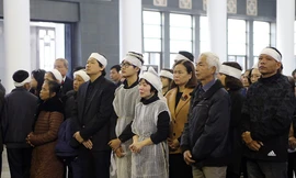 Gia đình, đồng nghiệp xót xa tiễn biệt NSND Anh Tú