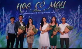 Đạo diễn Lưu Trọng Ninh và dàn diễn viên ra mắt sáng 6/10