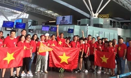 CĐV Việt Nam sang Indonesia cổ vũ cho Olympic Việt Nam