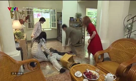 Ánh Dương đá Khải bất tỉnh vì định động tay với Huệ