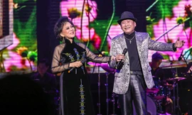 Giao Linh-Tuấn Vũ hát lại ca khúc chuyên song ca cùng nhau khi diễn chung "Sầu tím thiệp hồng"