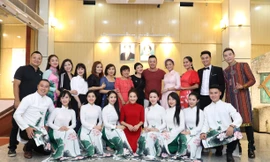 Bảo Thanh, Thu Quỳnh và các nghệ sĩ Nhà hát Tuổi trẻ