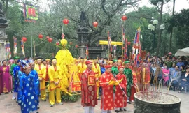 Hội Gióng khai hội không còn cảnh lộn xộn, tranh cướp lộc
