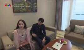 Nhã gửi quà tới nhà Vũ, nhưng lại khóc lóc ra vẻ đáng thương trước mặt Vũ