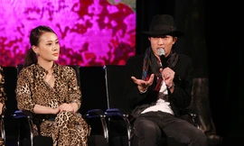 Phương Oanh-Doãn Quốc Đam trong cuộc giao lưu với khán giả chiều 25/11 tại Nhà hát Tuổi trẻ