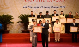 NS Trần Hạnh: Vui nhận NSND ở tuổi 90 nhưng đó không phải là mục đích làm nghề