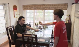 Bảo ghen vì bố vào viện thăm bố Dương