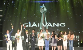 Thu Quỳnh nhận giải Vàng tại LH Truyền hình