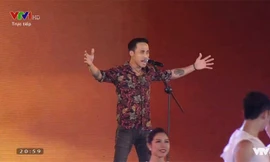 Phạm Anh Khoa xuất hiện trong chương trình phát trực tiếp trên sóng quốc gia