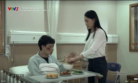 Quỳnh cam tâm hầu hạ con trai lão chủ để mong được gặp con