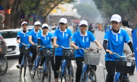 Hàng trăm thanh niên diễu hành kêu gọi ứng xử văn minh thanh lịch