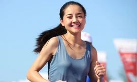 Nữ diễn viên 'Hoa hồng trên ngực trái' đoạt huy chương marathon