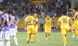 Đánh bại Hà Nội, Sông Lam Nghệ An lên đỉnh bảng V-League