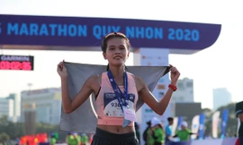 Hồng Lệ lấy lại phong độ sau khi "tuột" HCV Tiền Phong Marathon 2020