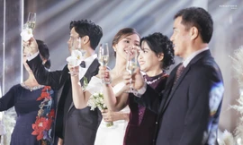 Công Phượng khoe ảnh đính hôn đẹp lung linh