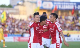 Công Phượng không ăn mừng khi ghi bàn vào lưới đội bóng quê hương