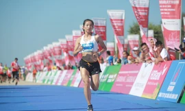 VĐV Nguyễn Thị Oanh vừa đoạt ngôi vô địch 5km nữ tuyển tại Tiền Phong Marathon 2020.
