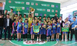 Đội nữ vô địch.