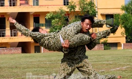 Cận cảnh tuyệt kỹ của bộ đội Đặc công