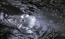 Khám phá hang động đá vôi ở Anh