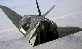 17 giây bắn tan phi cơ tàng hình