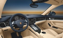 Tránh đỗ xe dưới ánh nắng trực tiếp