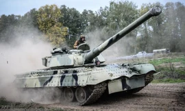 Object 292 là một chiếc xe tăng thử nghiệm của Liên Xô - Nga, được hoàn thành vào thời điểm tháng 9/1990.