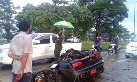 Lamborghini Gallardo "gãy" đôi, tài xế bình an vô sự