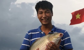 Tỷ phú trẻ Nguyễn Thế Phước vui vẻ với thành quả của mình.